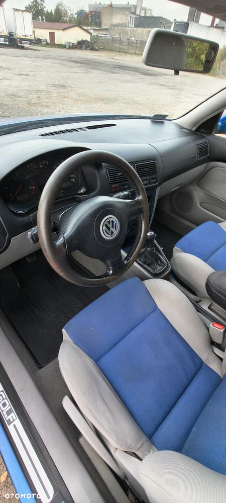 Volkswagen Golf - 5