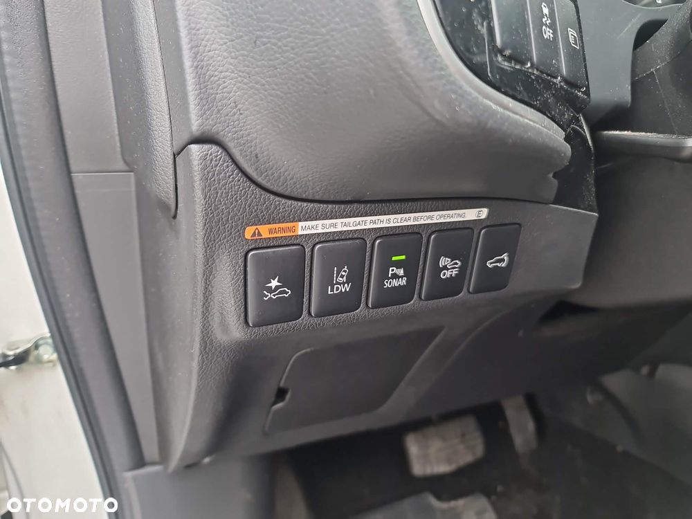 Mitsubishi Outlander 2.0 4WD Plus - 27