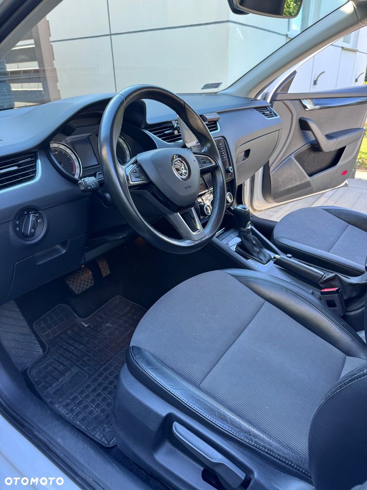 Skoda Octavia 2.0 TDI Style DSG - 8