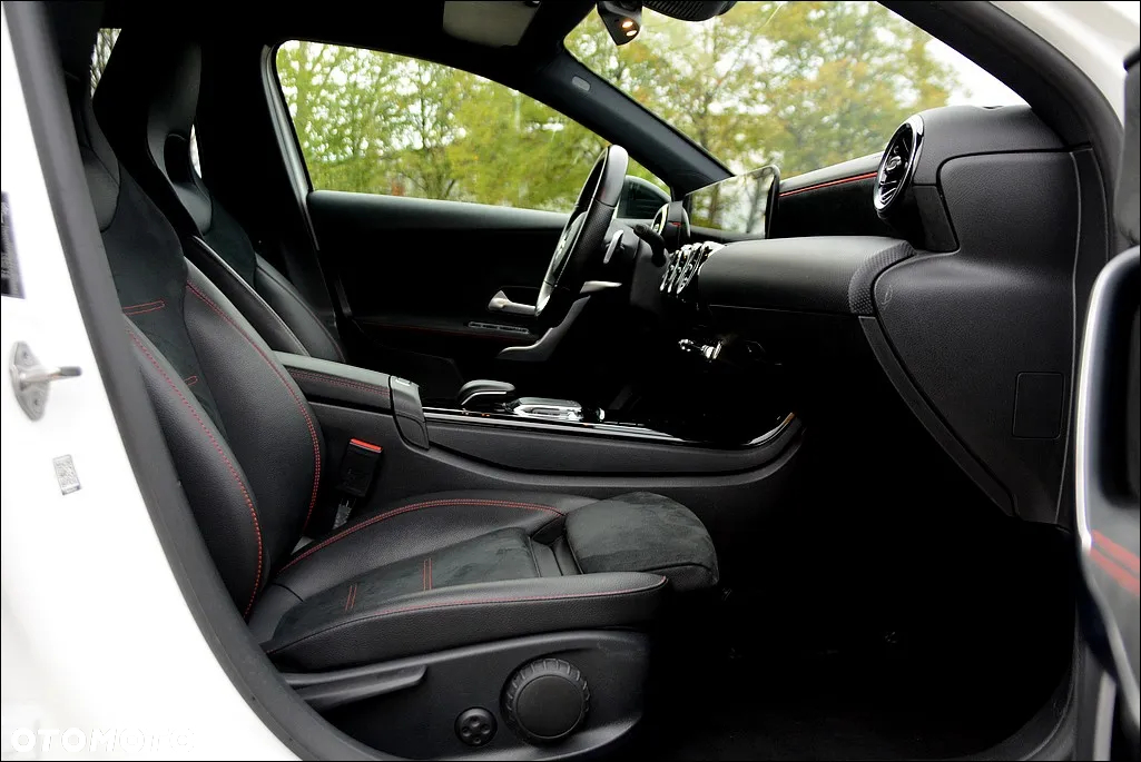 Mercedes-Benz Klasa A 200 7G-DCT AMG Line Advanced Plus - 24