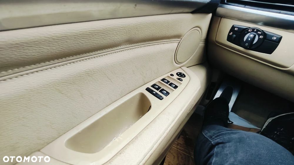 BMW X5 xDrive50i - 28