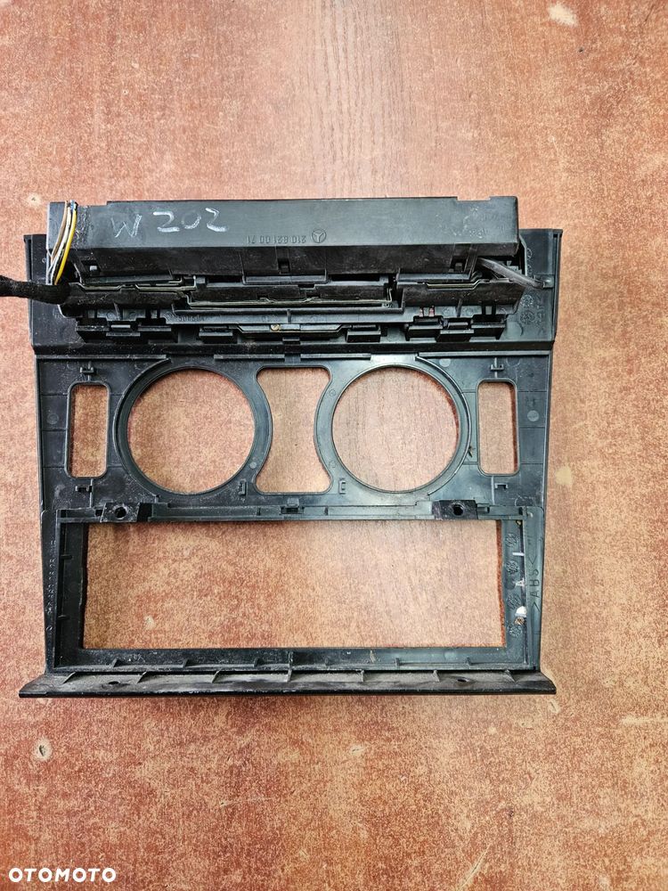 RAMKA PANEL KONSOLA PRZEŁĄCZNIK AWARYJNYCH SKŁADANIA FOTELI  MERCEDES C KLASA W 202 W210 2106830625 - 5