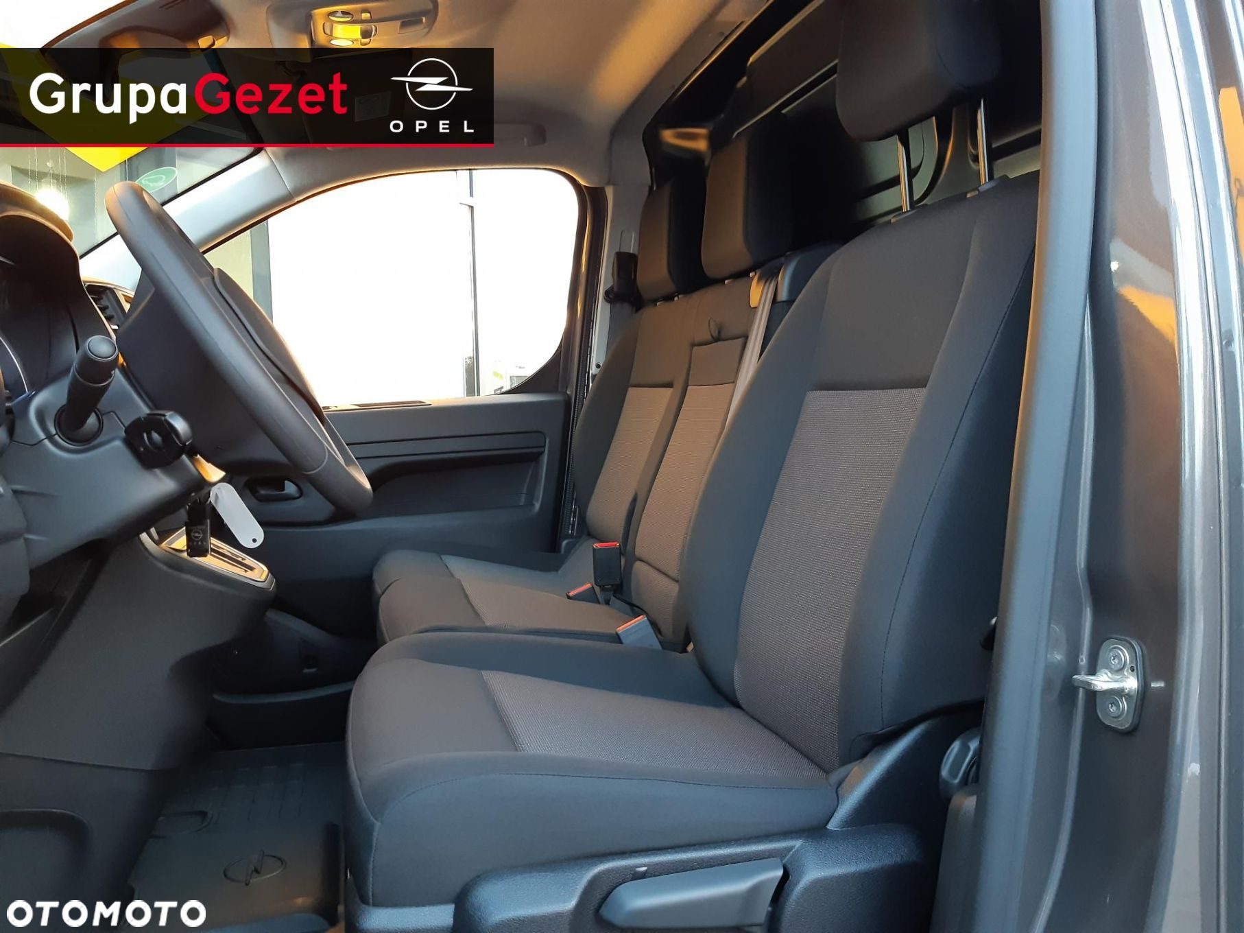 Opel Vivaro - 11