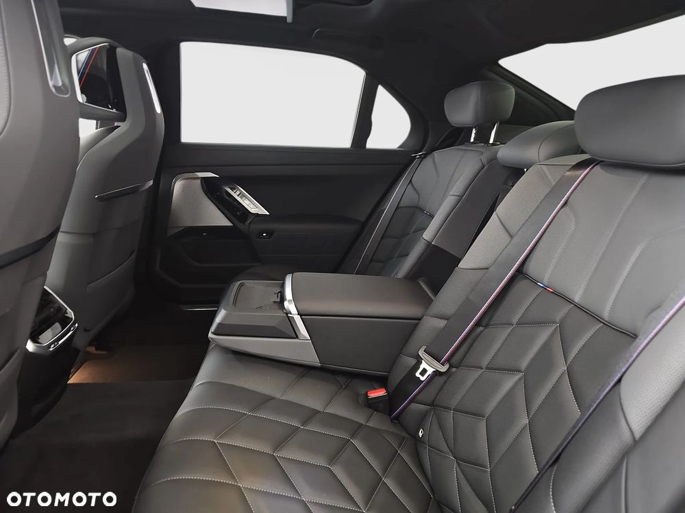 BMW Seria 7 - 25