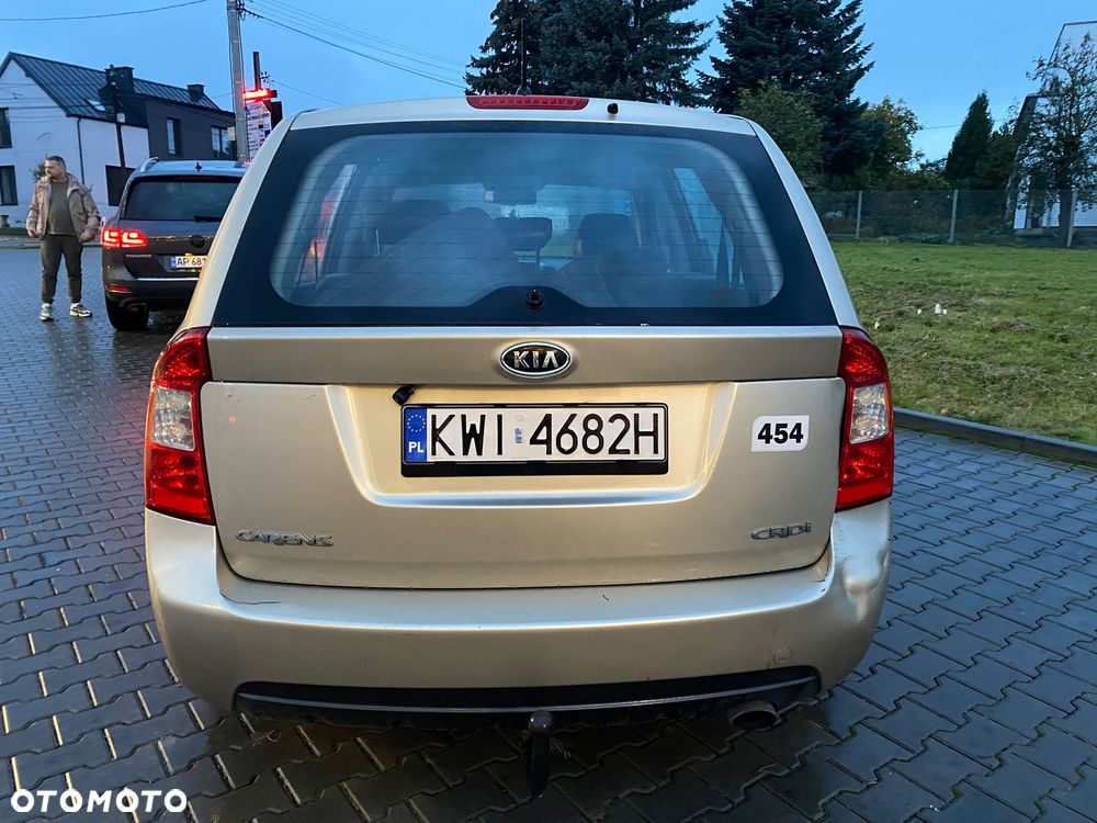 Kia Carens - 5