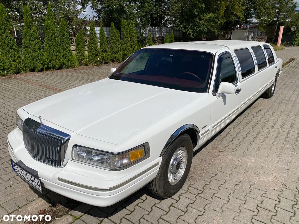 Lincoln Town Car ver-4-6-executive - 10