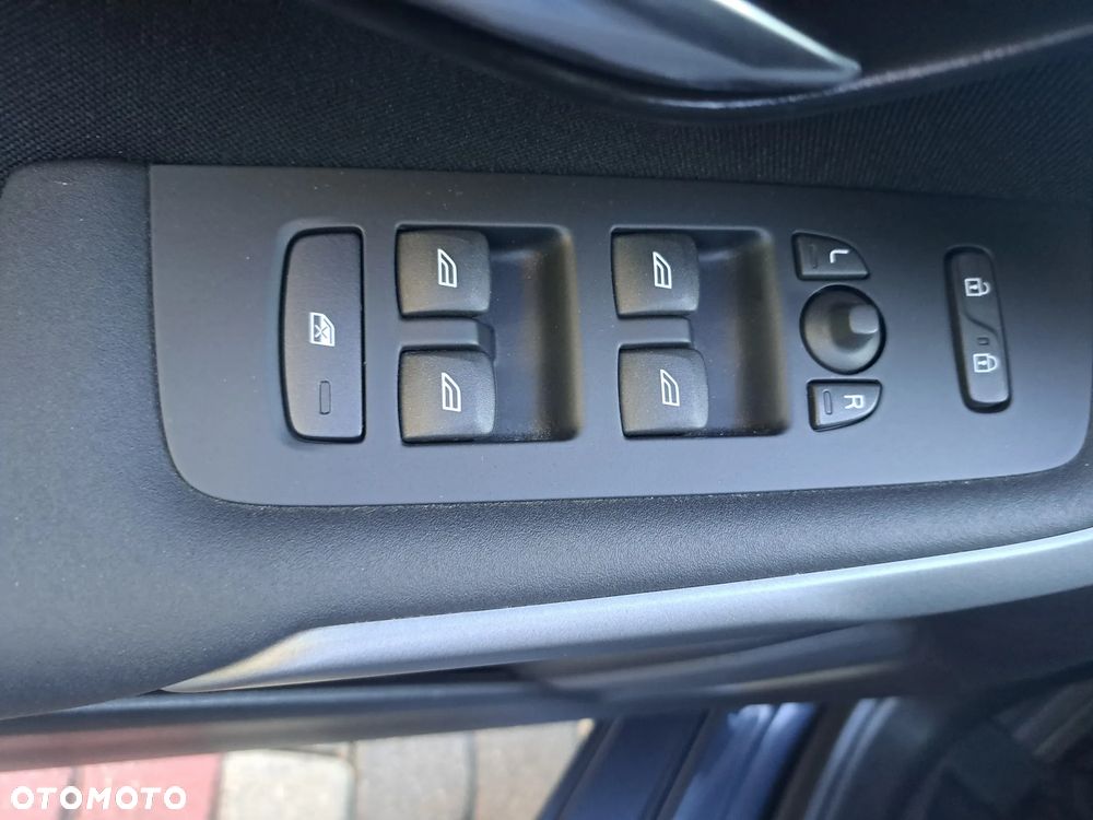 Volvo V40 D2 - 28