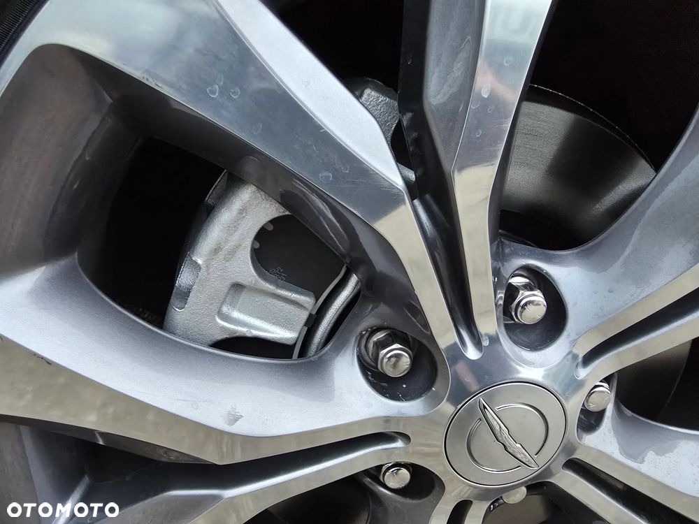 Chrysler Pacifica - 17