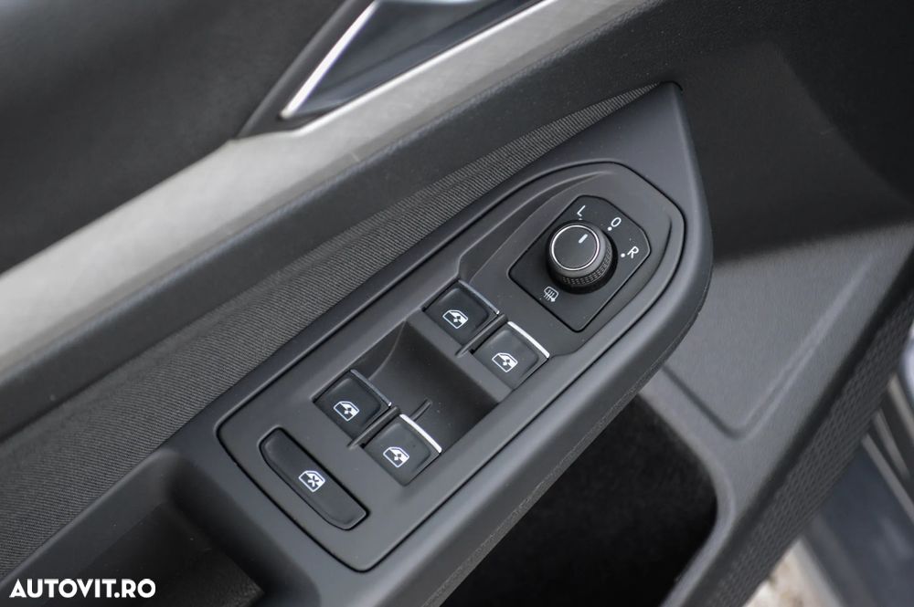 Volkswagen Golf - 32