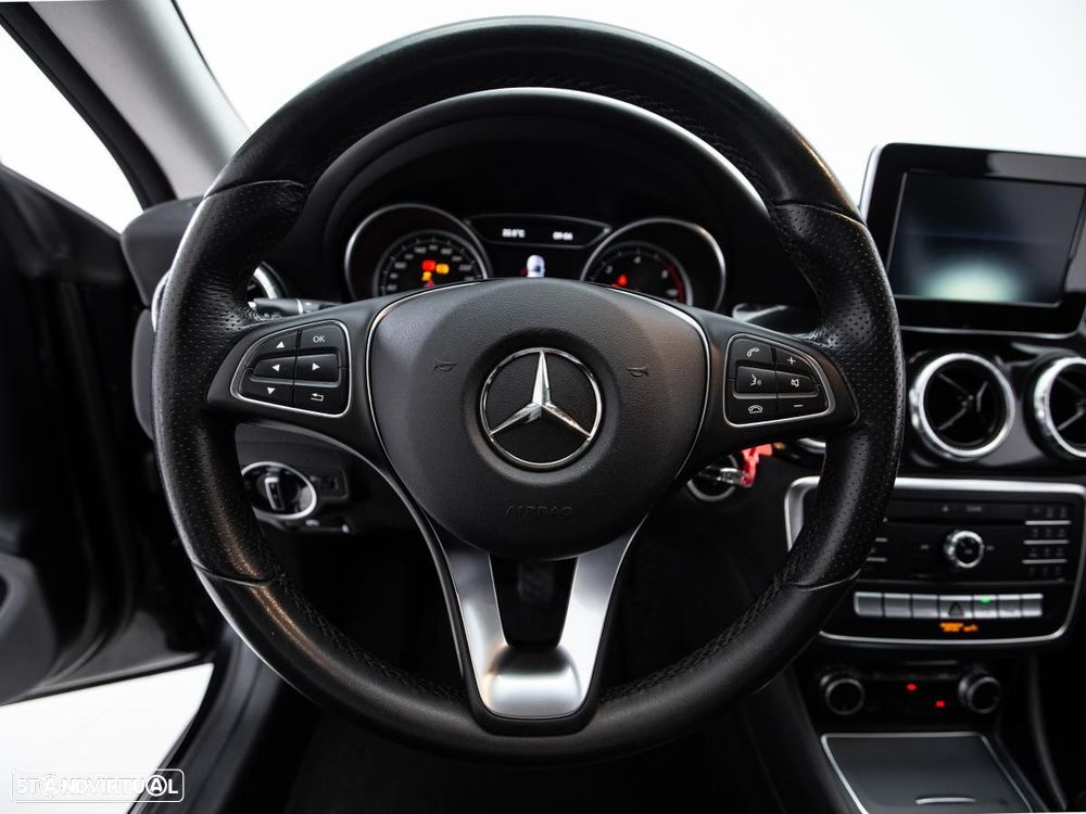Mercedes-Benz CLA 180 - 16