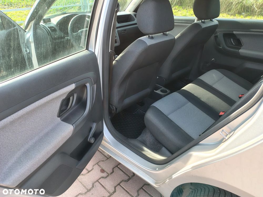 Skoda Fabia 1.6 TDI DPF Active Plus - 8