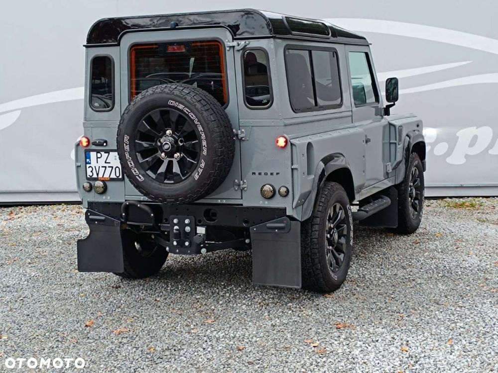Land Rover Defender - 20