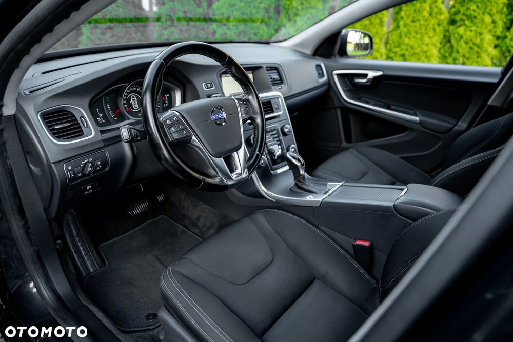Volvo V60 D4 AWD Geartronic Momentum - 14