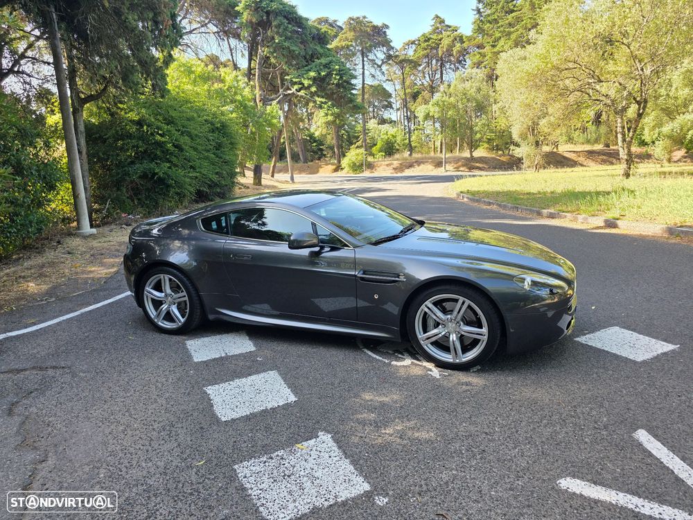 Aston Martin Vantage Coupe Sportshift - 21