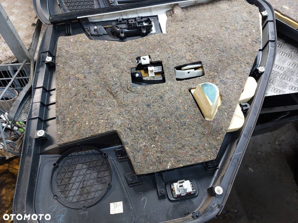 BOCZEK BOCZKI DRZWI KOMPLET NISSAN MURANO Z50 - 11