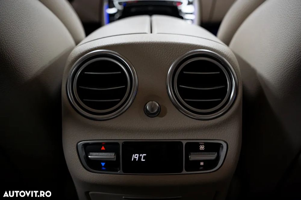 Mercedes-Benz E 220 d 4Matic 9G-TRONIC - 32