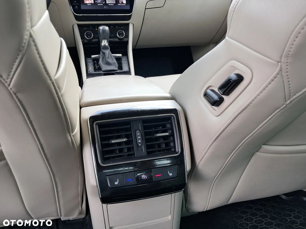 Skoda Superb 2.0 TDI 4x4 L&K DSG - 21