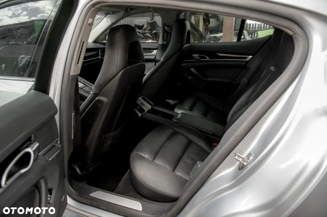 Porsche Panamera Standard - 21