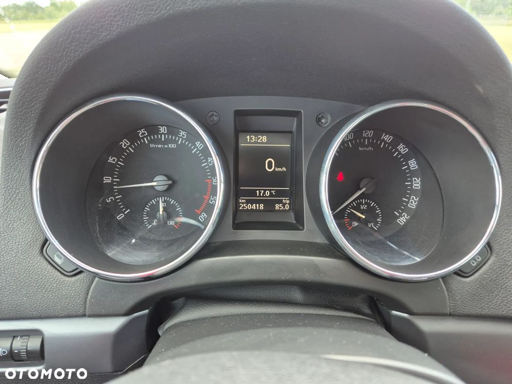 Skoda Yeti 2.0 TDI DPF Elegance Green tec - 7
