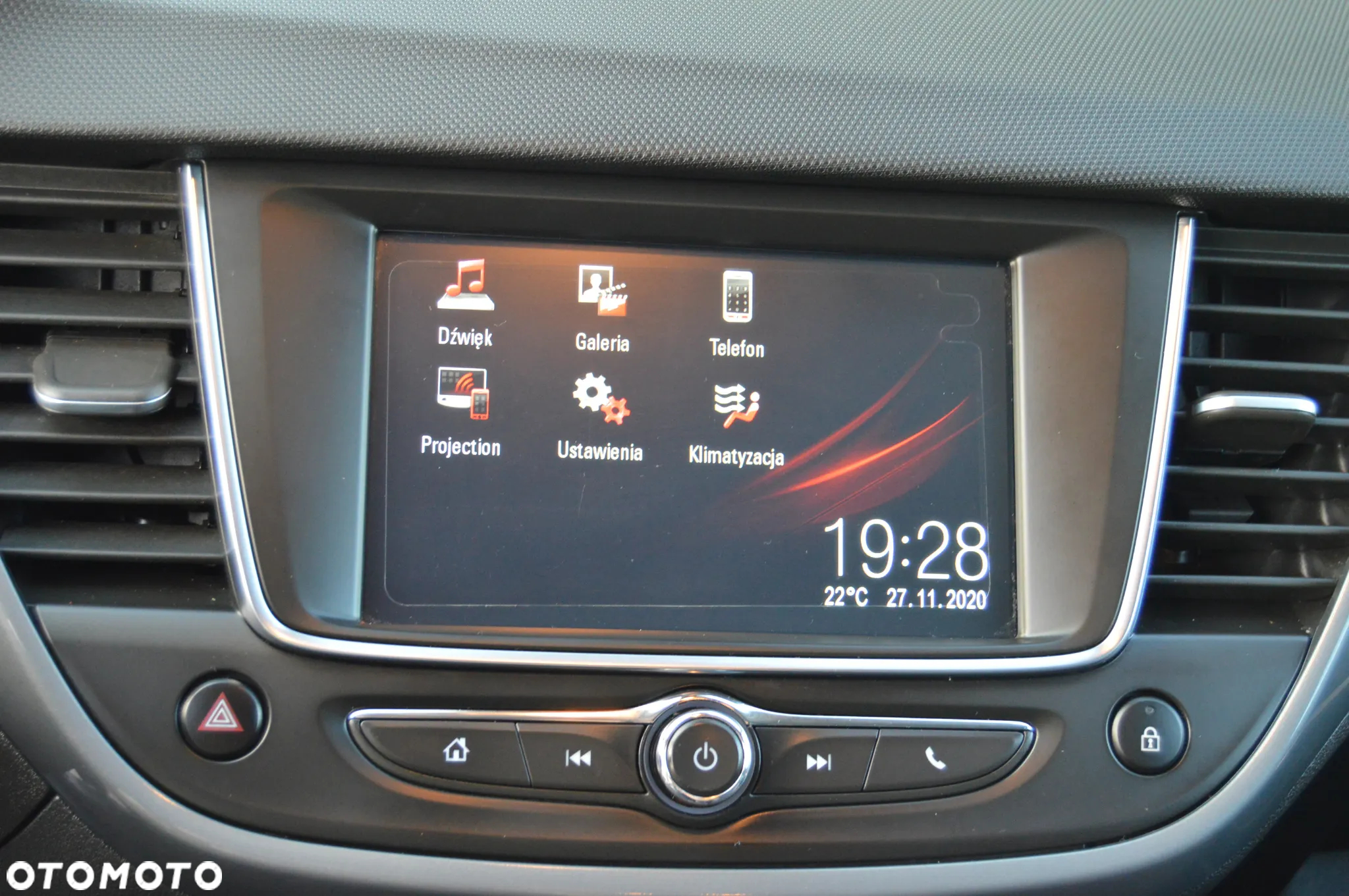 Opel Crossland X 1.2 T Design Line S&S - 24