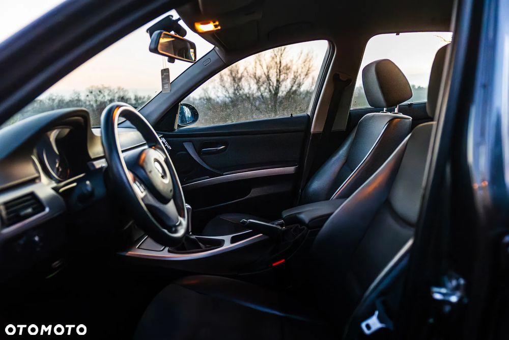 BMW Seria 3 320d - 11
