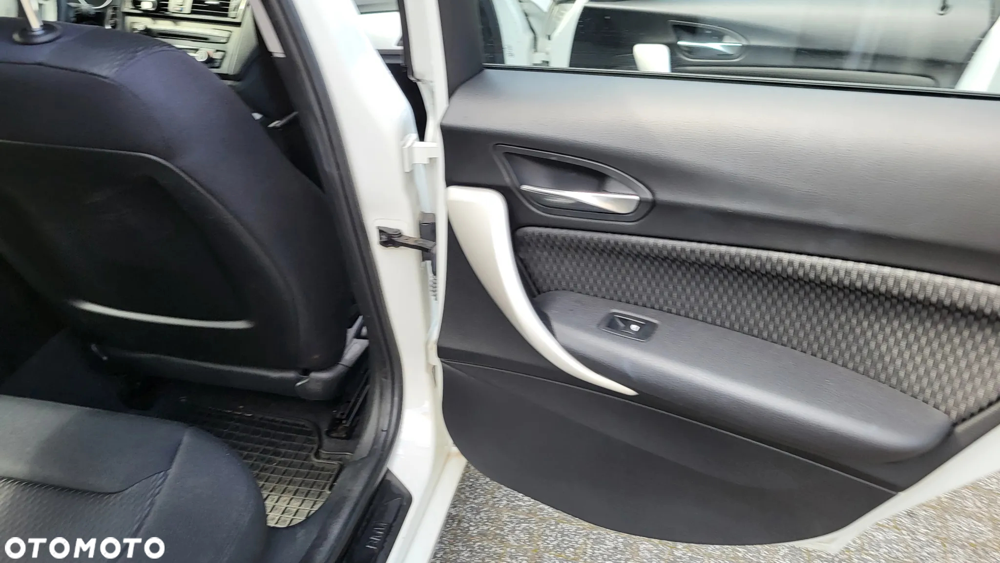 BMW Seria 1 116i - 17