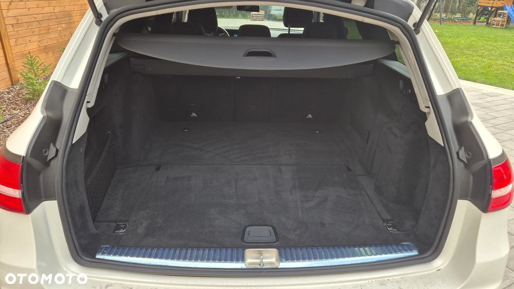 Mercedes-Benz Klasa E 400 4Matic 9G-TRONIC Exclusive - 17