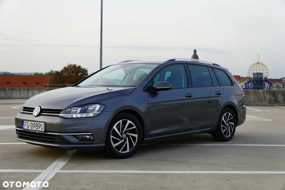 Volkswagen Golf - 24
