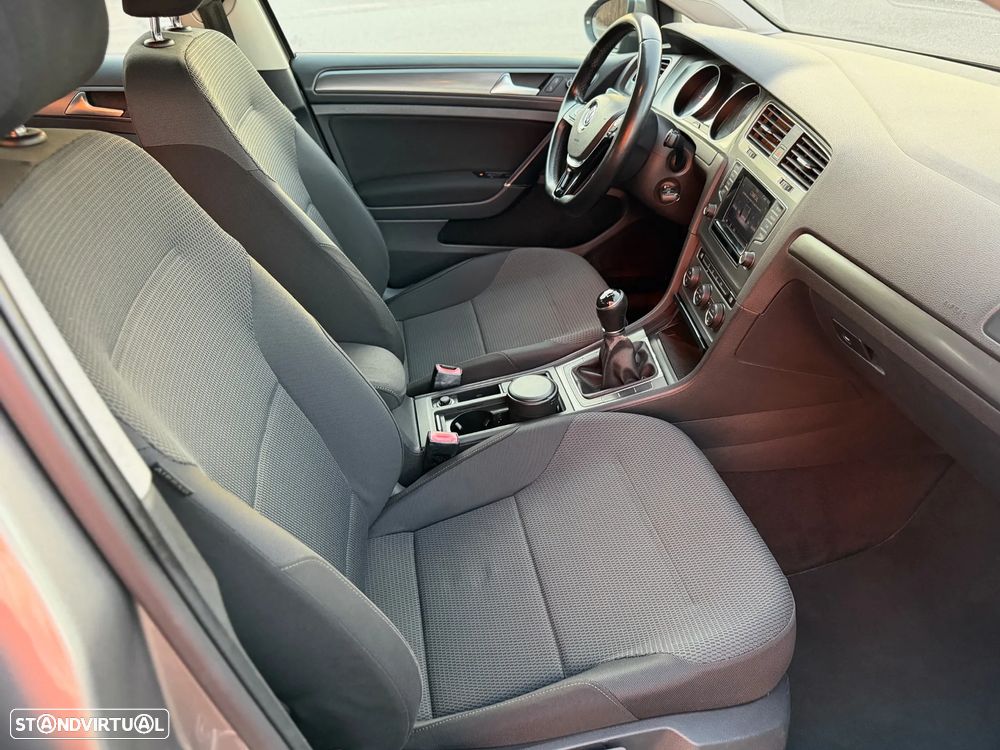VW Golf 1.6 TDi Confortline - 9