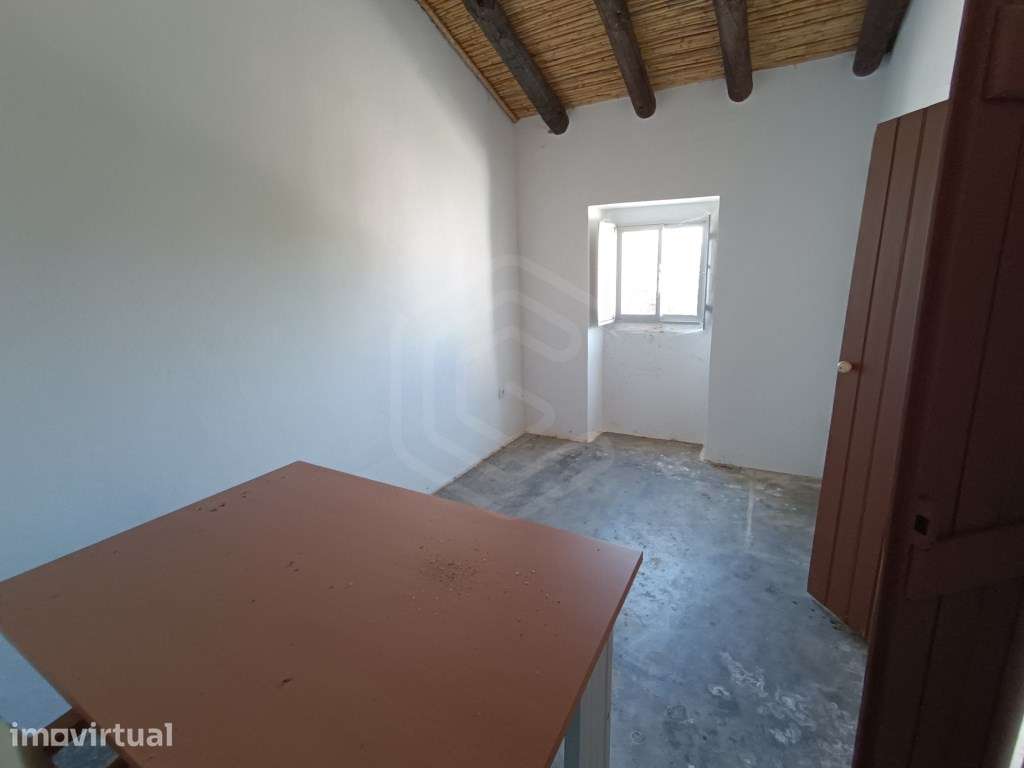 Moradia T1 no Coração da Aldeia do Azinhal, Martim Longo, Alcoutim,... - Grande imagem: 4/16