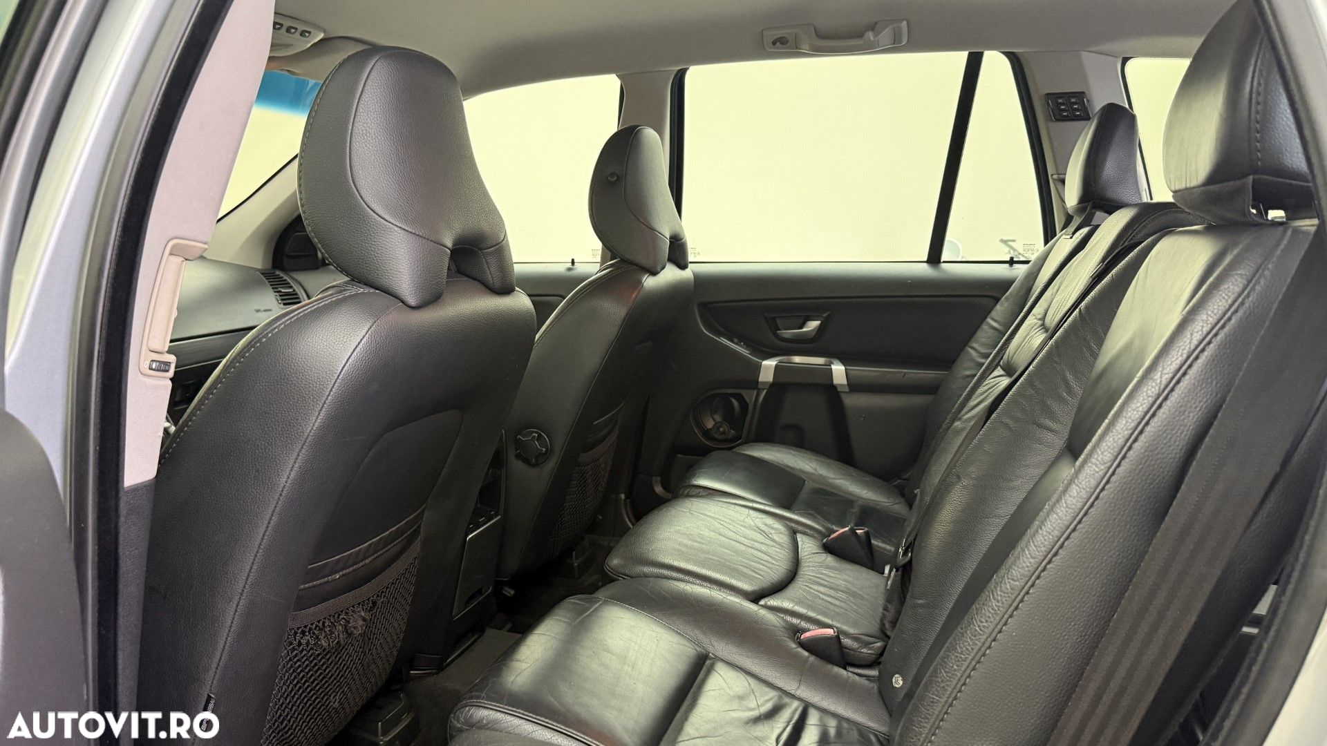 Volvo XC 90 - 9