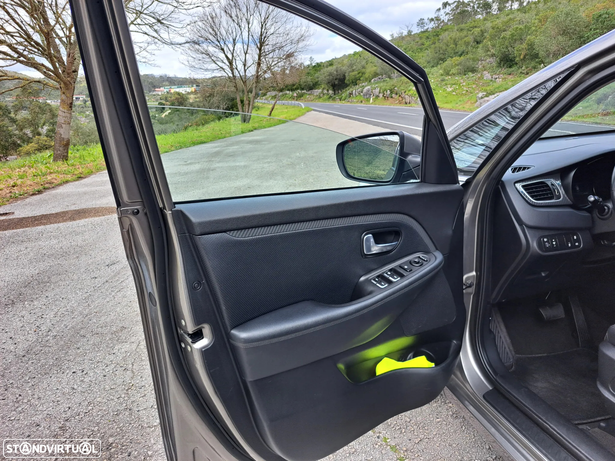 Kia Carens 1.7 CRDi ISG TX - 11