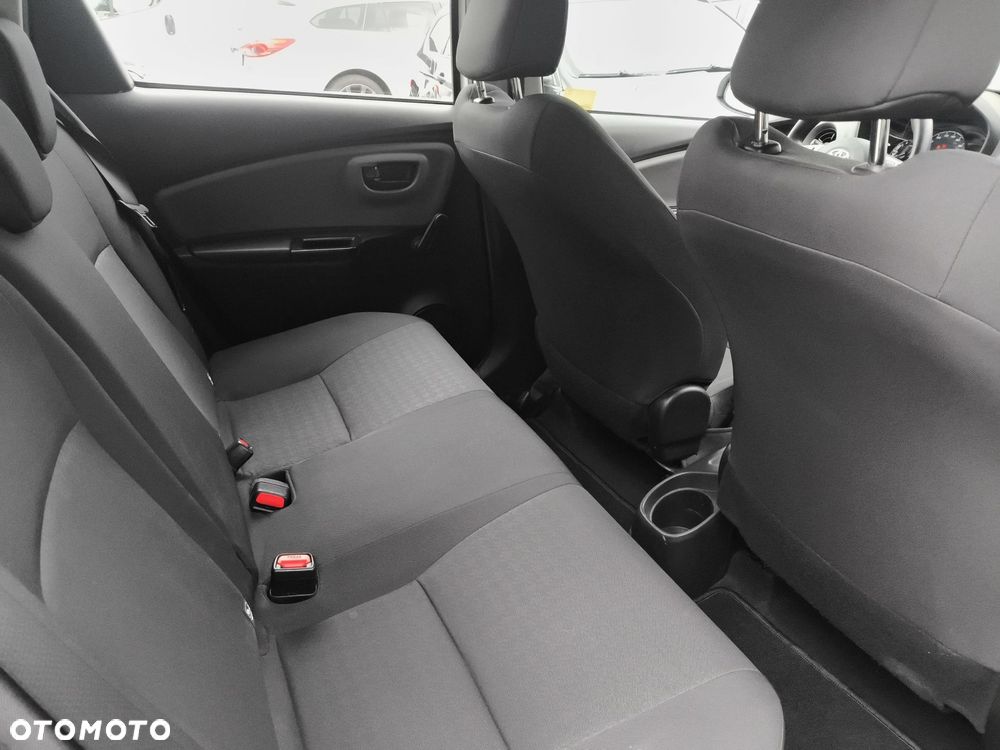 Toyota Yaris - 10