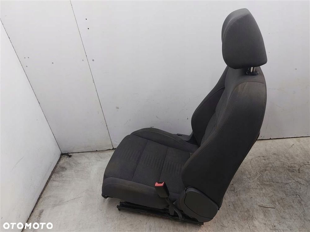 Fotele komplet VW Touran 2007-2010 LIFT WERSJA EUROPEJSKA ŁADNE - 3