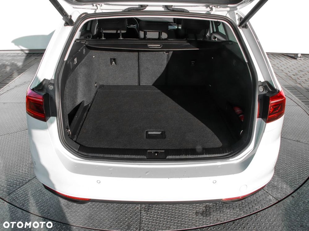 Volkswagen Passat 2.0 TDI EVO Business DSG - 9