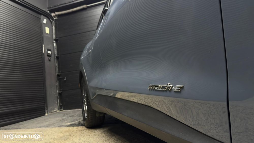 Ford Mustang Mach-E Standard - 13