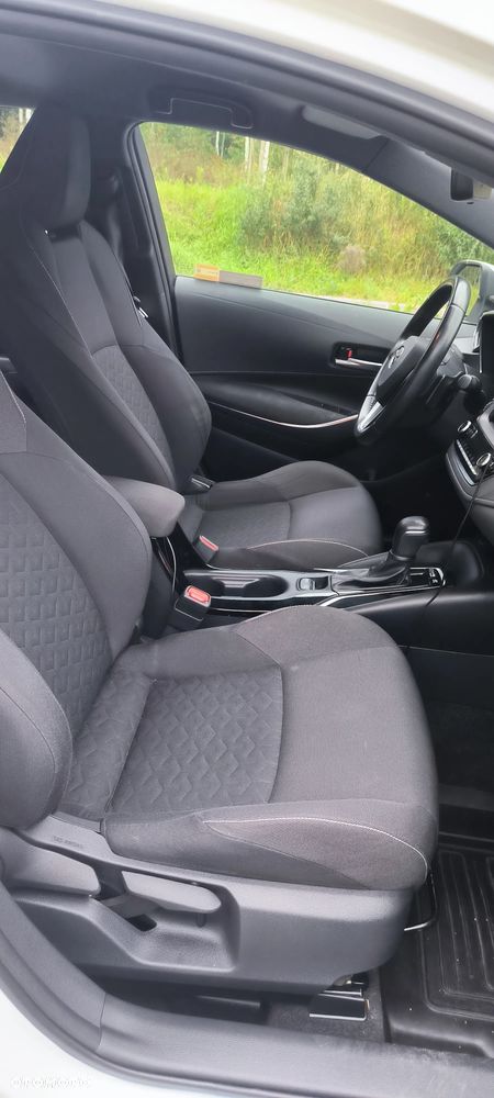 Toyota Corolla 2.0 Hybrid Comfort - 11