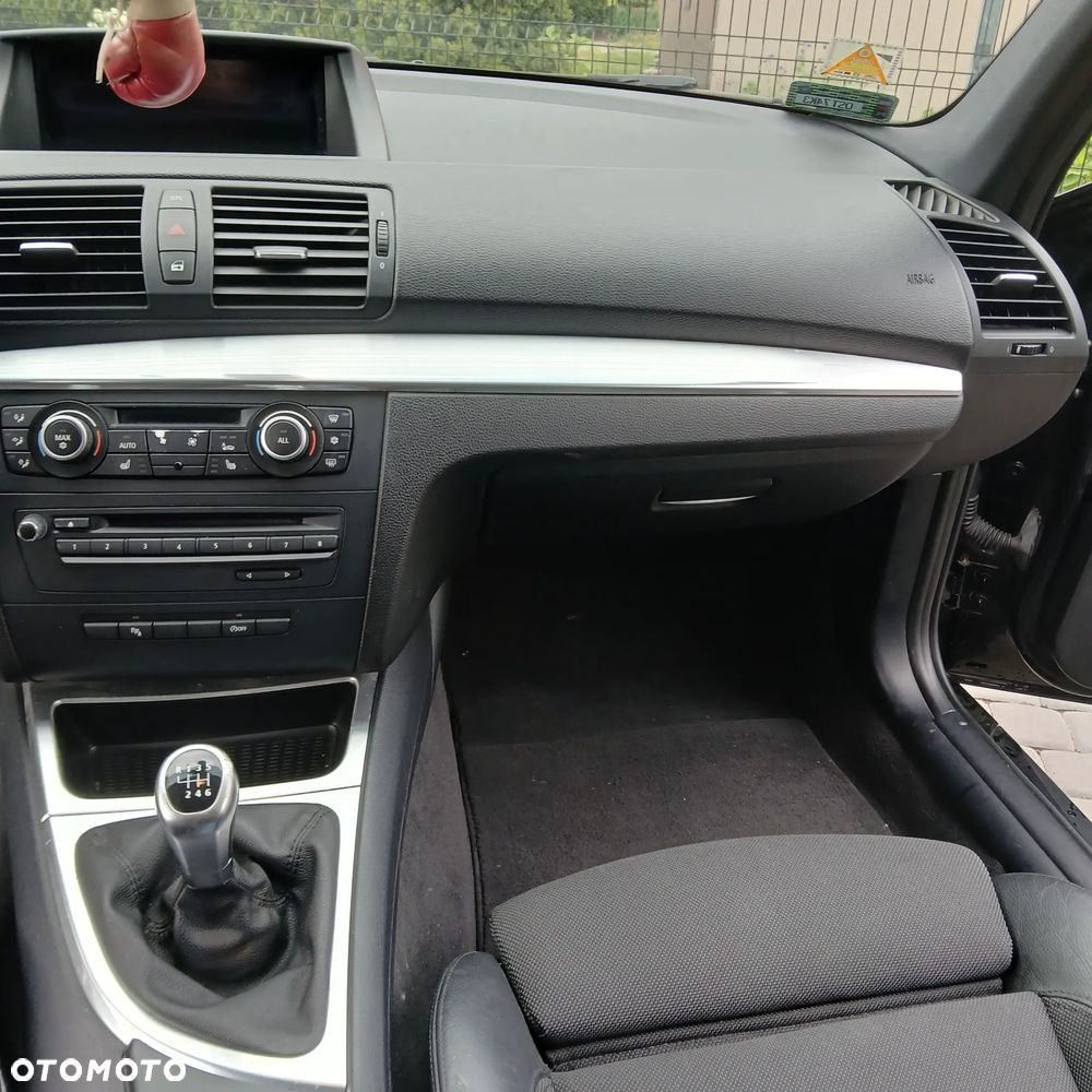 BMW Seria 1 118d DPF - 13