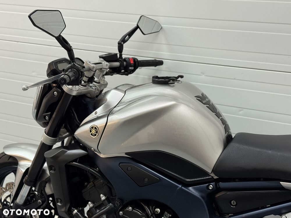 Yamaha FZ - 21