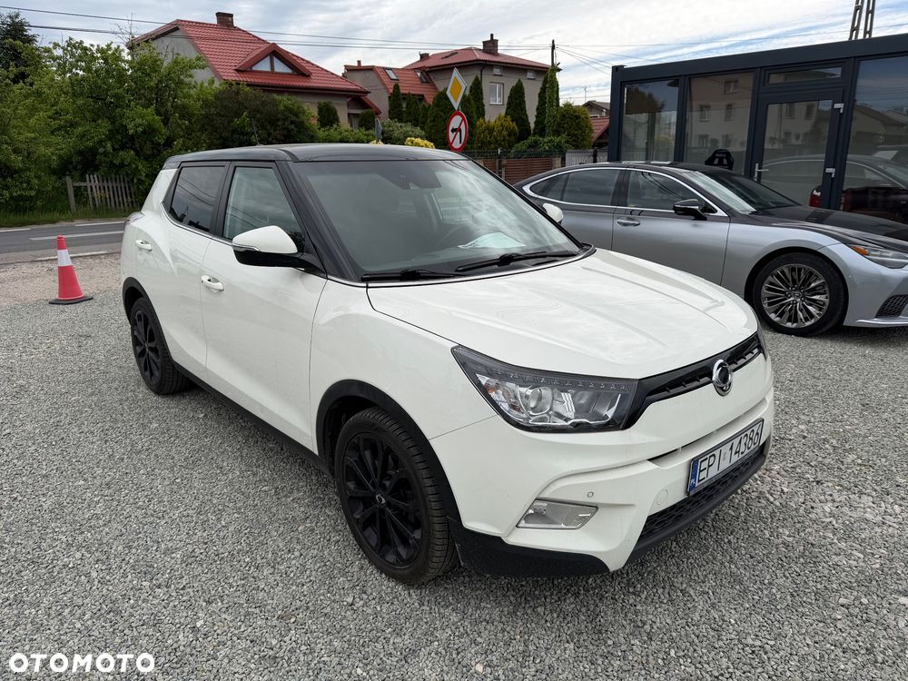 SsangYong/KGM Tivoli e-XGi 160 2WD Black+White - 17