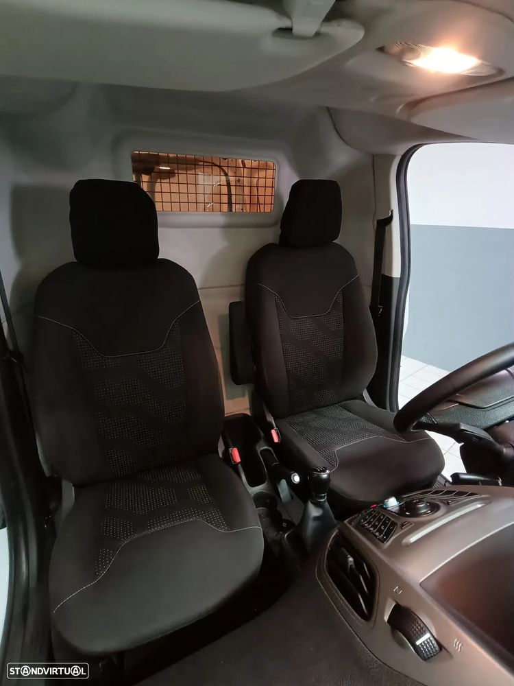 Ford Courier - 21
