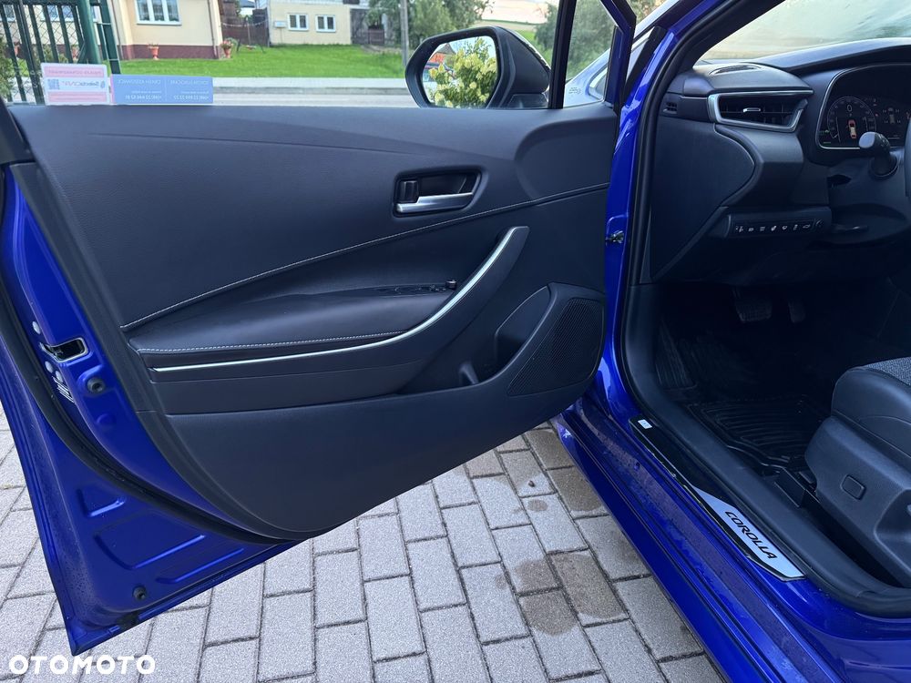 Toyota Corolla 2.0 Hybrid Executive - 26