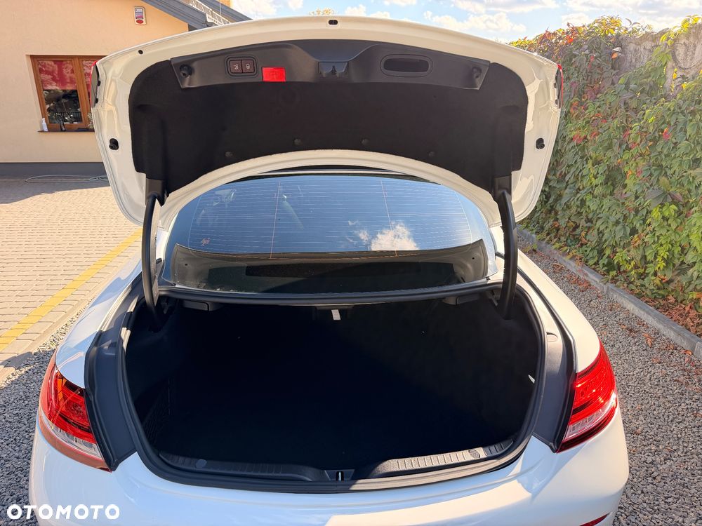 Mercedes-Benz Klasa C 300 9G-TRONIC - 11