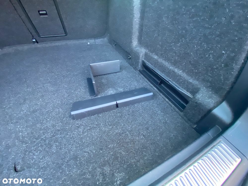 Skoda Superb 2.0 TDI SCR L&K DSG - 26