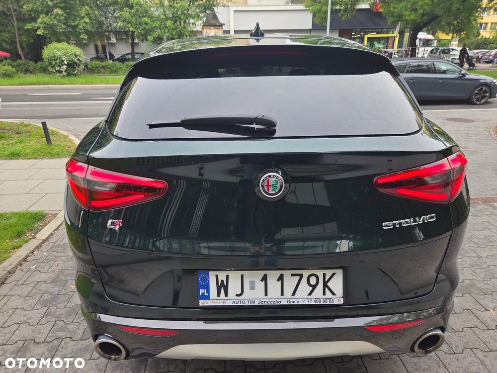 Alfa Romeo Stelvio 2.0 Turbo TI Q4 - 8