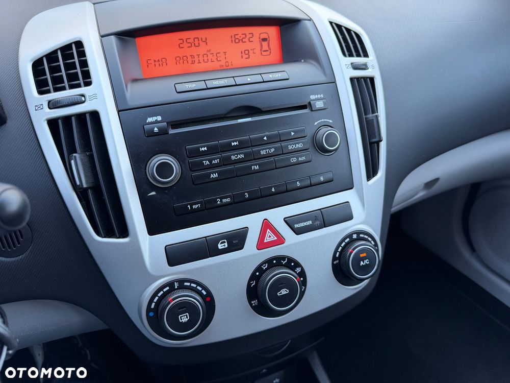 Kia Ceed 1.4 CVVT LX - 17