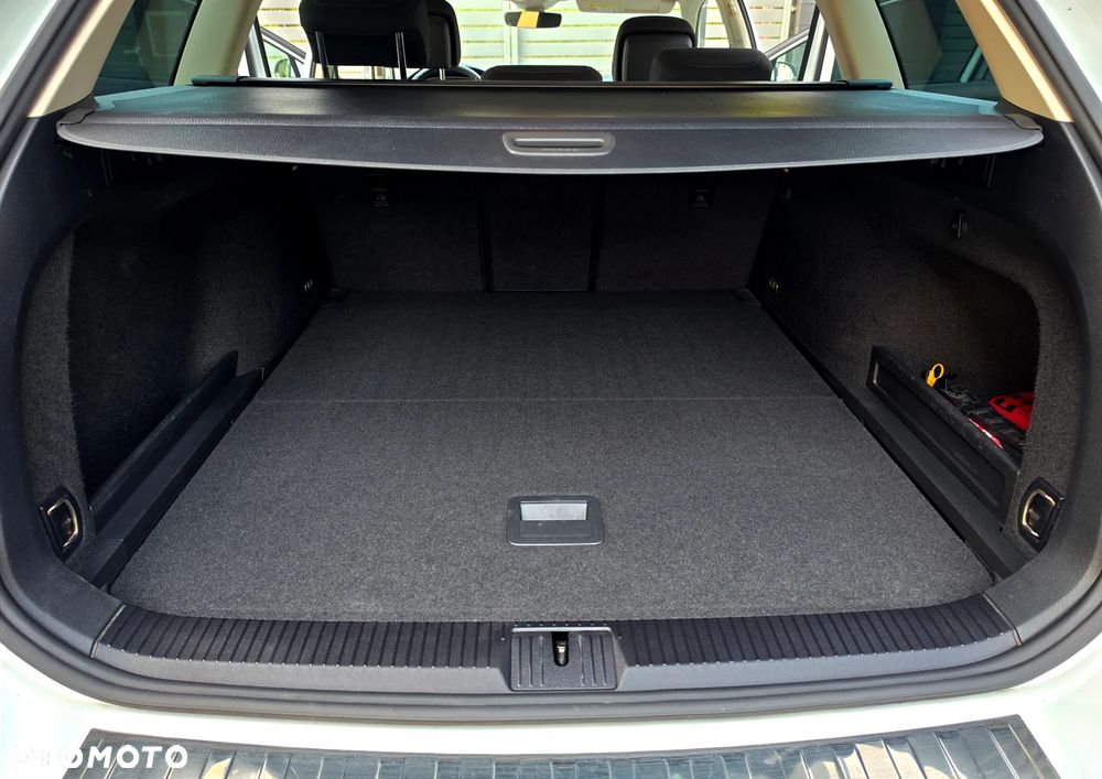 Volkswagen Passat - 34