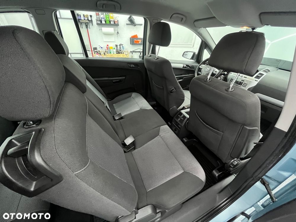 Opel Zafira - 28