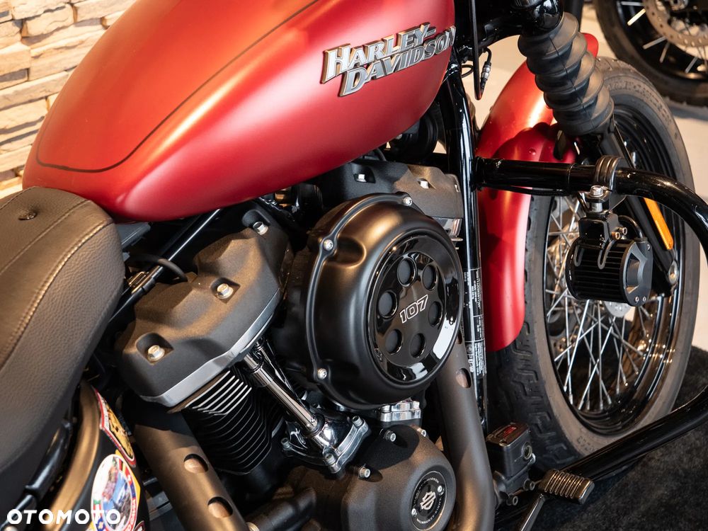 Harley-Davidson Softail Street Bob - 22