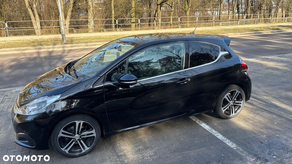 Peugeot 208 - 13